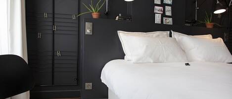 Habitación Deluxe doble | Ropa de cama de alta calidad, edredones de plumas, decoración individual