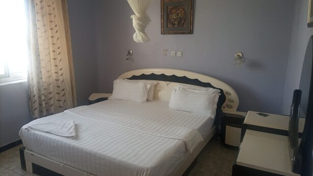 WiFi (free), bed sheets - Setavin Hotel (Musoma)
