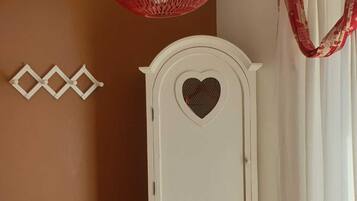 1 camera, Wi-Fi, lenzuola