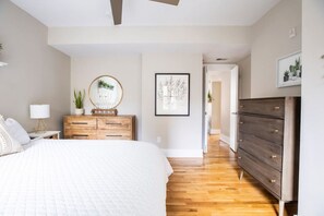 2 bedrooms, desk, iron/ironing board, free WiFi