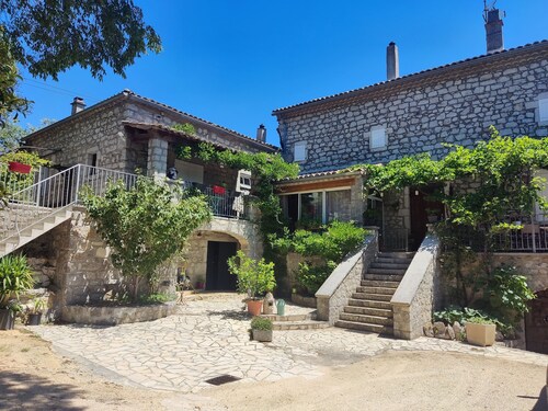 Lovely big house in Stone - closed by the rivers