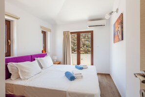 3 bedrooms, iron/ironing board, travel cot, free WiFi