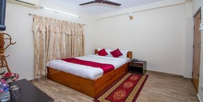 Deluxe Single Room | Free WiFi, bed sheets - MeroStay 026 Hotel Royal Image (Pokhara)