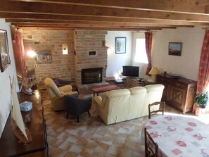 Fernseher, Tischtennisplatte