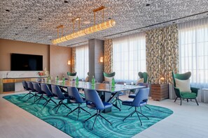 Meeting facility - The Godfrey Detroit, Curio Collection By Hilton (Detroit)