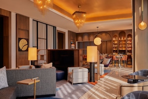 Lobby sitting area - The Godfrey Detroit, Curio Collection By Hilton (Detroit)