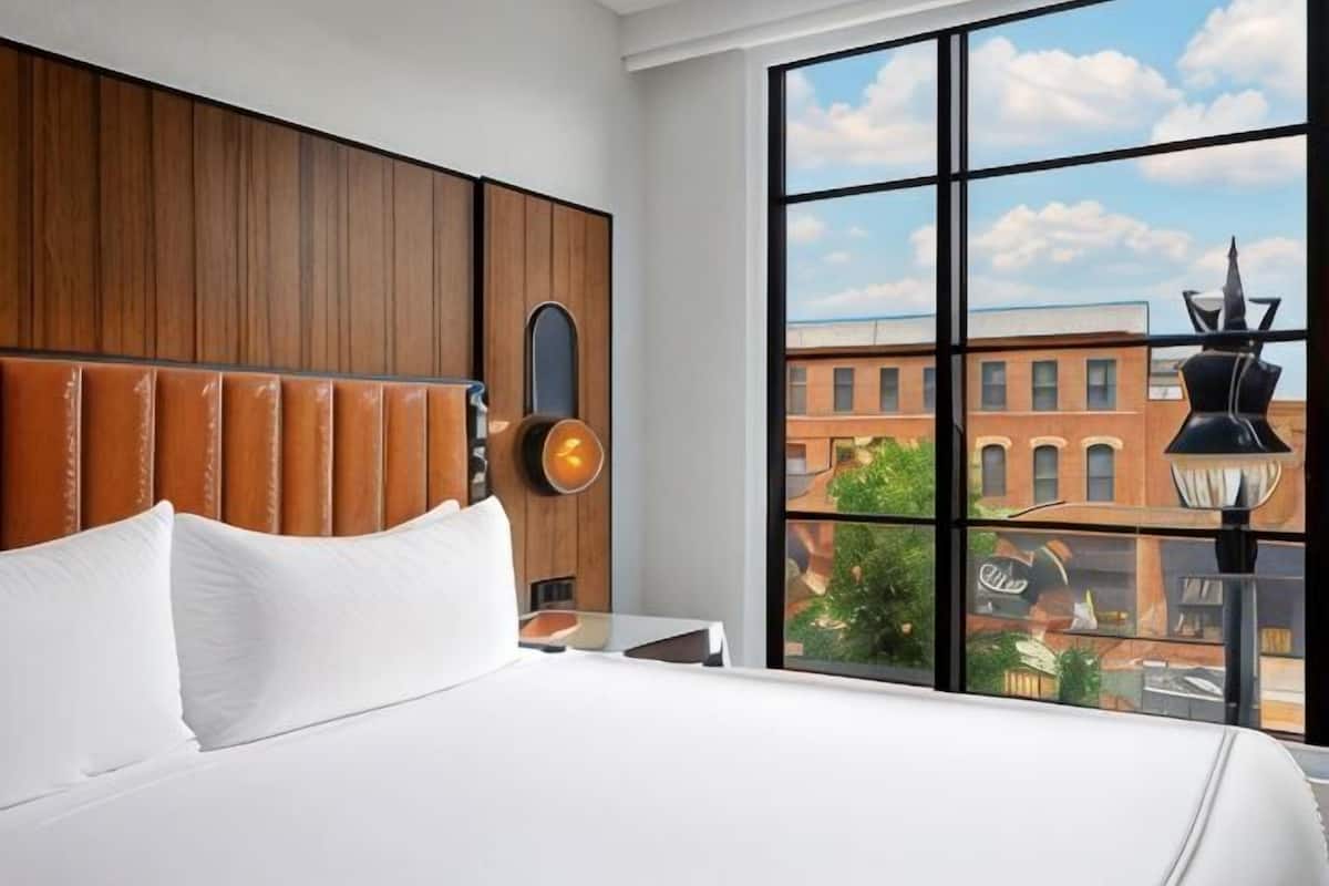 Premium bedding, Tempur-Pedic beds, in-room safe, desk
