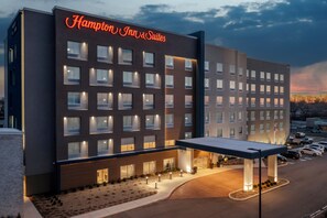 Front of property - Hampton Inn & Suites Indianapolis West Speedway (Indianapolis)