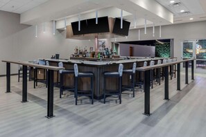 Bar (on property) - Hampton Inn & Suites Indianapolis West Speedway (Indianapolis)