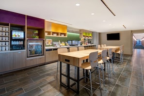 Free daily continental breakfast