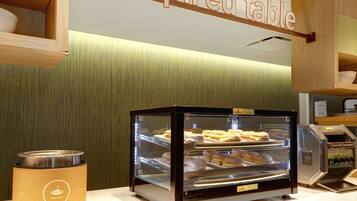 Free daily continental breakfast