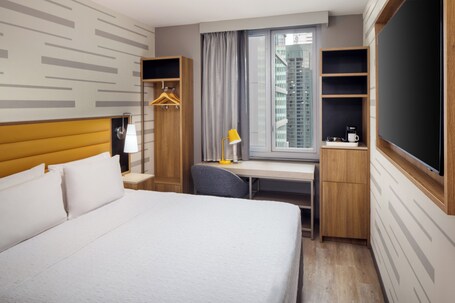 Hampton Inn New York Times Square - Image 16