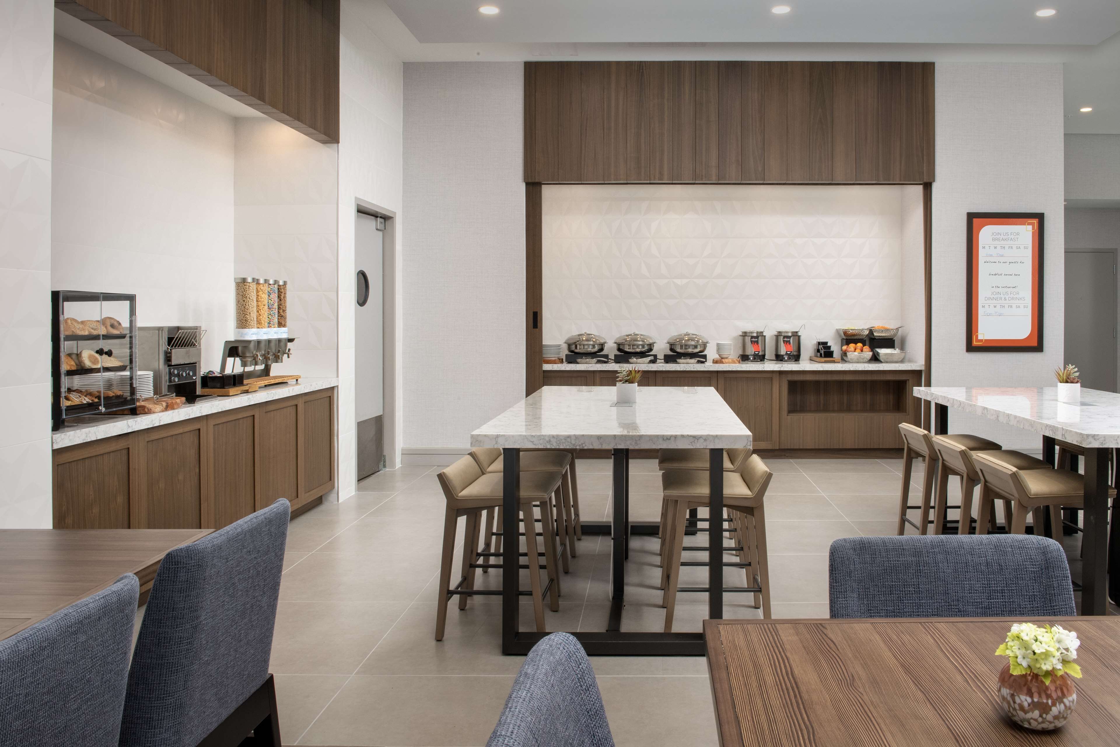 Daily buffet breakfast (USD 18.95 per person)