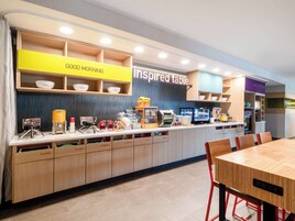 Free continental breakfast on weekends