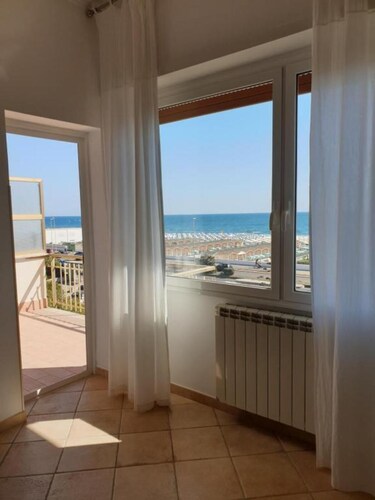 THE SEA OF ROME APARTMENT "TIMONI"