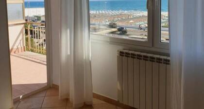 THE SEA OF ROME APARTMENT "TIMONI"