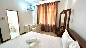 Habitación doble Deluxe, 1 cama Queen size | Escritorio 