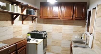 3 beds 3 bathrooms 5mins from turntable , close to few corner shops and beaches