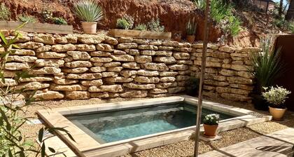 Maison avec piscine chauffée à Roussillon