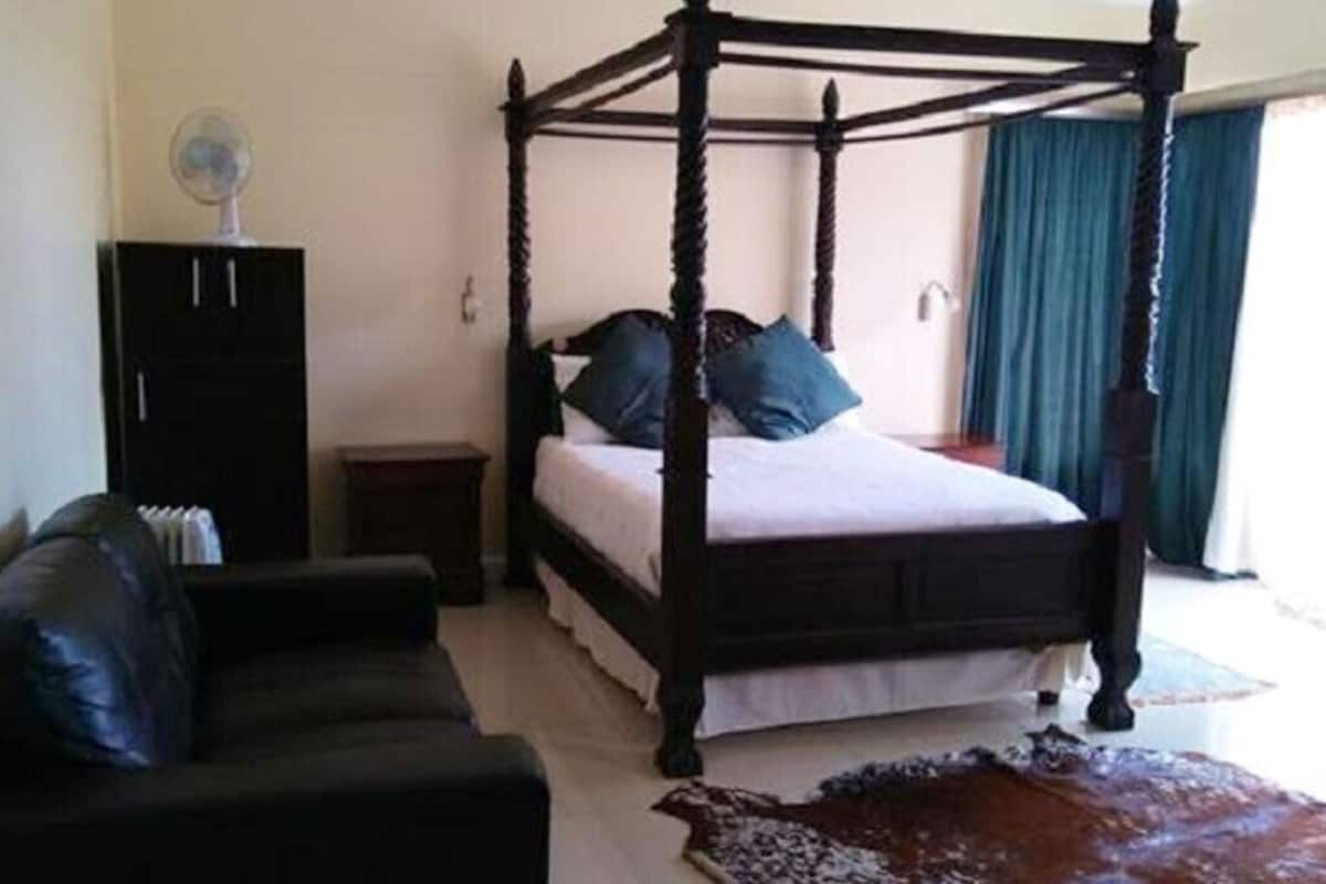 10 bedrooms, Egyptian cotton sheets, premium bedding, down duvets