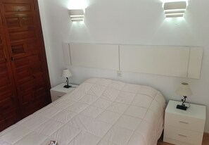 2 bedrooms, desk, iron/ironing board, travel cot - SUPER HAWAII TORRE DEL MAR!!!! Two-bedroom apartment  (Torre del Mar)