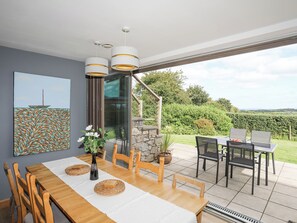 Cottage | Outdoor dining - Ty Arwen (Dulas)