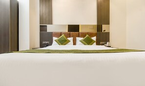 Superior Room | Free WiFi, bed sheets - Hotel Oyster Suite (Mumbai)