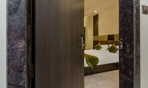 Superior Room | Free WiFi, bed sheets - Hotel Oyster Suite (Mumbai)