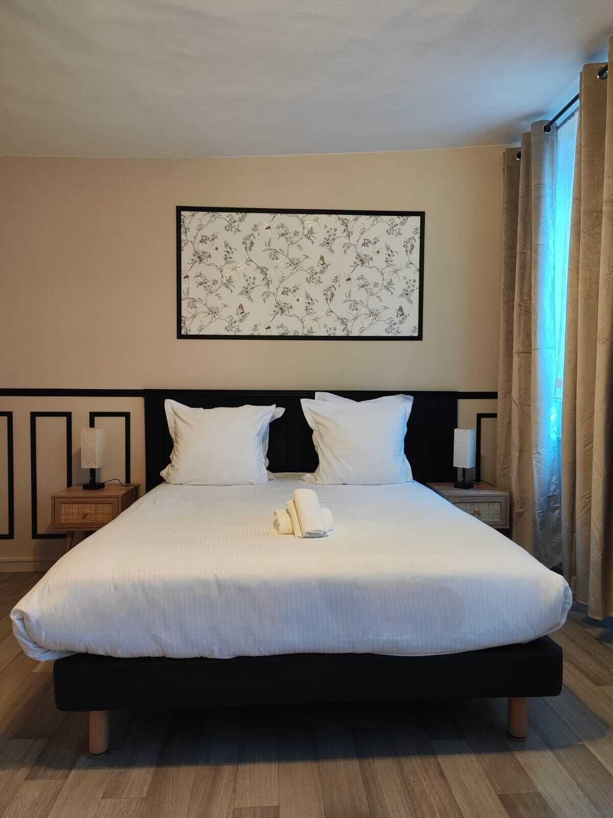 Soundproofing, free WiFi, bed sheets