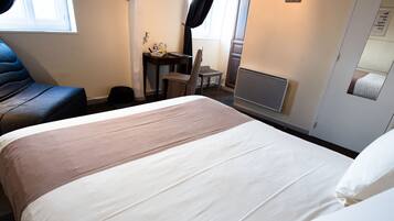 Soundproofing, free WiFi, bed sheets