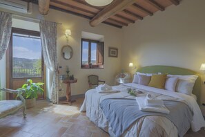 8 camere, culla da viaggio, Wi-Fi gratuito, lenzuola