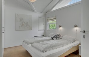 3 chambres, fer et planche à repasser, lit parapluie, Wi-Fi gratuit