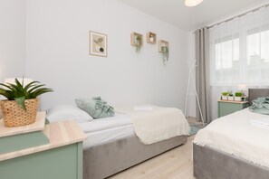 4 bedrooms, iron/ironing board, WiFi, bed sheets - Pełczyńskiego 22C | Beautiful Apartment | Parking (Warszawa)