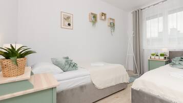 4 Schlafzimmer, Schreibtisch, Bügeleisen/Bügelbrett, WLAN