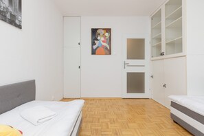 2 間睡房、書桌、熨斗/熨衫板、Wi-Fi