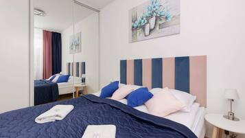 2 soverom, skrivebord, strykejern/-brett og wi-fi