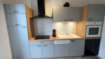 Réfrigérateur, four, plaque de cuisson, lave-vaisselle