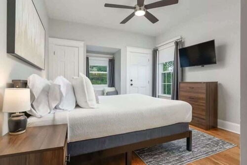 2/2 North Chatta Charmer with Hot Tub!