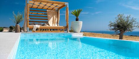 Piscine extérieure, piscine chauffée