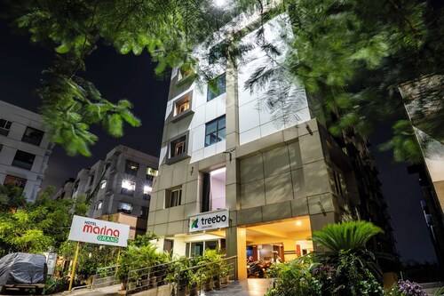 Treebo Marina Grand, Railway Station