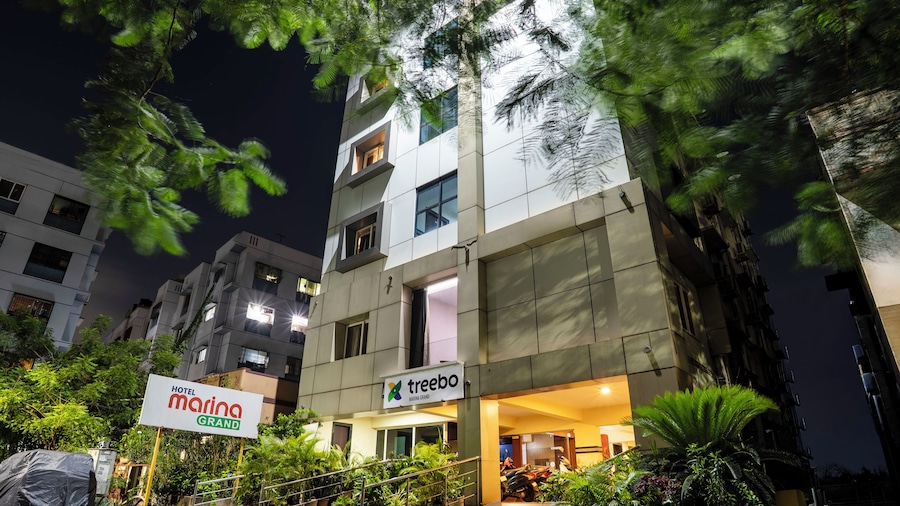 Treebo Marina Grand, Railway Station