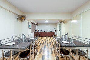 Dining - Treebo Marina Grand, Railway Station (Visakhapatnam)