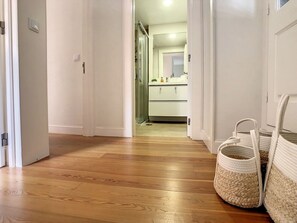 Interior - FX City Lover by LovelyStay (Funchal)