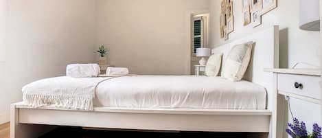 2 bedrooms, iron/ironing board, travel cot, free WiFi