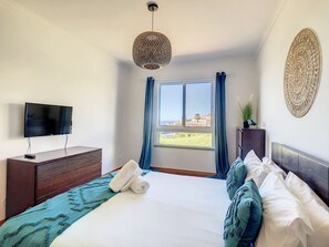 1 quarto, Wi-Fi de cortesia, roupa de cama