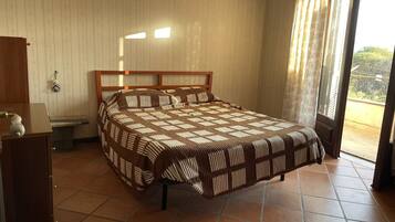 3 Schlafzimmer, Schreibtisch, kostenloses WLAN, BettwÀsche