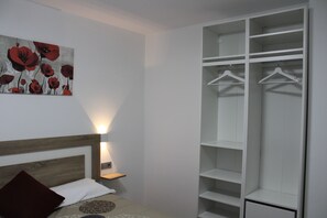 1 chambre, lit parapluie, Wi-Fi, draps fournis