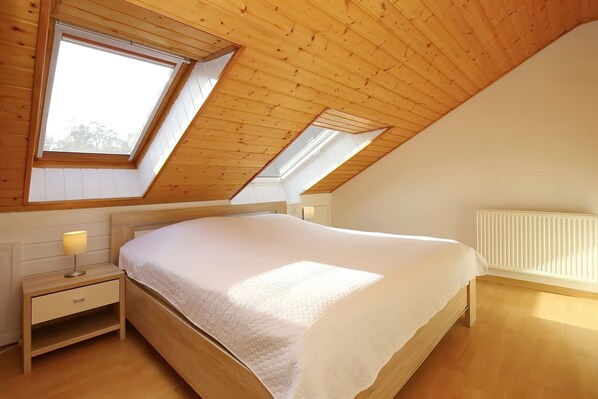 2 Schlafzimmer, Reisekinderbett, kostenloses WLAN