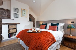 3 soverom, strykejern/-brett, reiseseng for barn og internettilgang