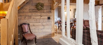 Stone House - a charming cottage that sleeps 6 guests